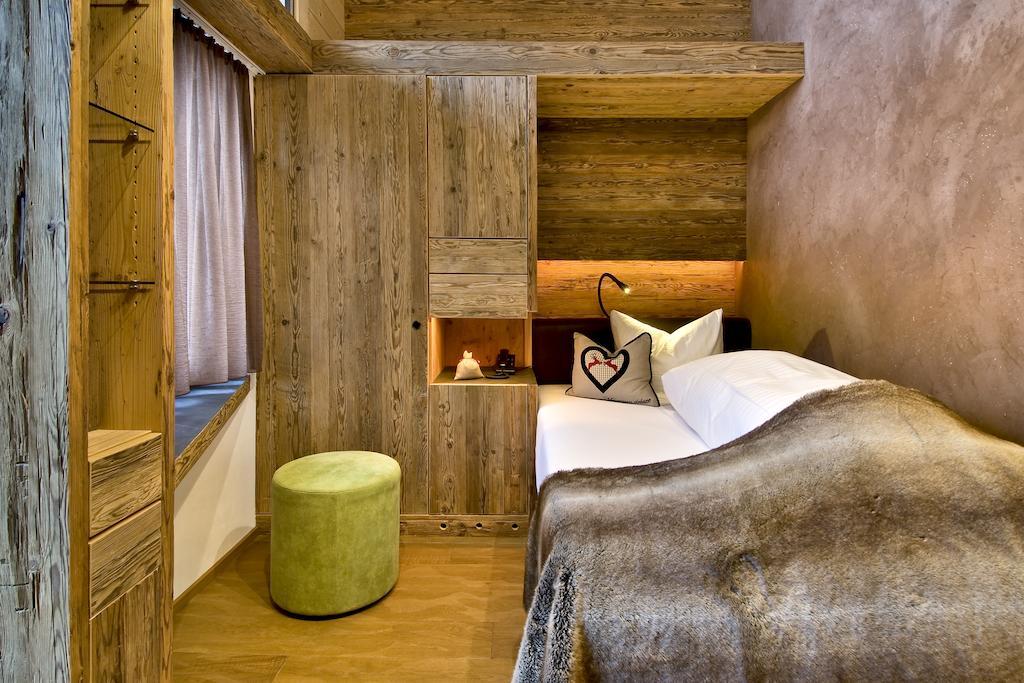 Pete Alpine Boutique Hotel - Klein Und Fein - Private Spa Suiten Und Zimmer Санкт-Антон-ам-Арльберг Номер фото