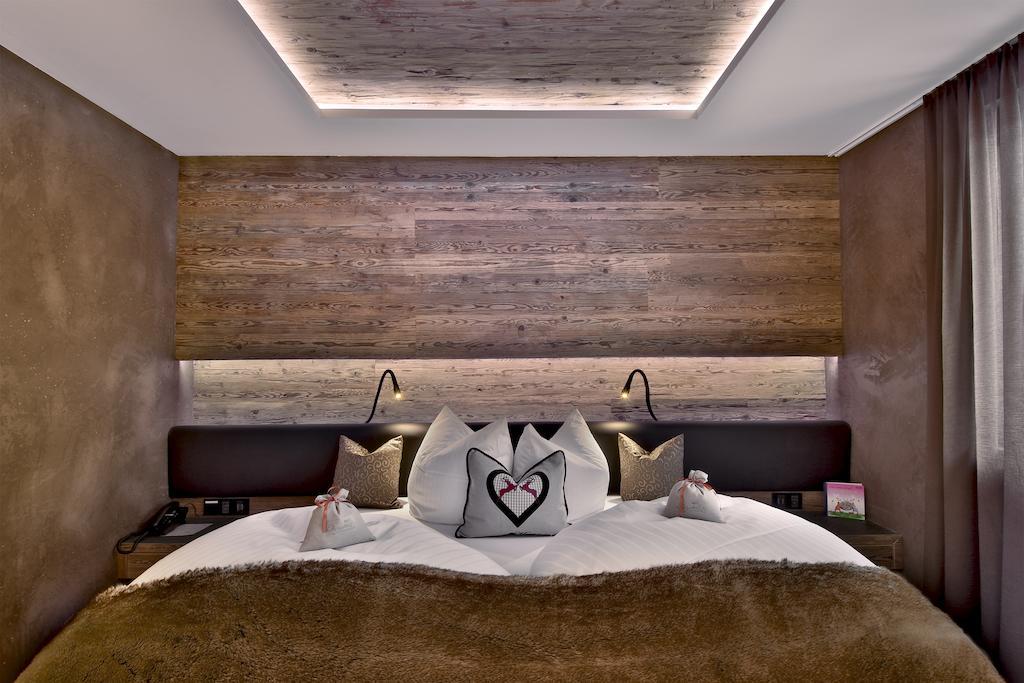 Pete Alpine Boutique Hotel - Klein Und Fein - Private Spa Suiten Und Zimmer Санкт-Антон-ам-Арльберг Экстерьер фото